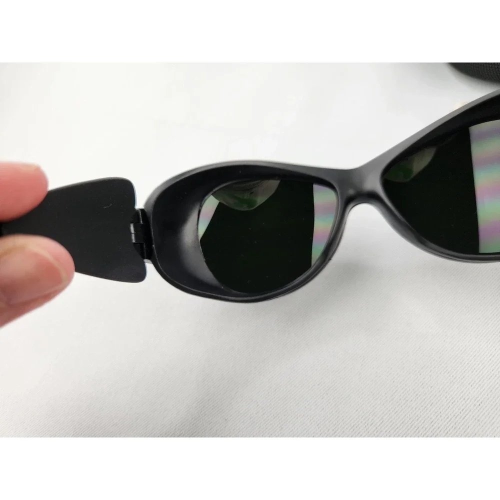 Deepred Red light therapy goggles 200-2000nm wavelength protection Ultra Dark